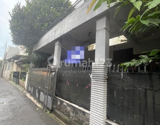 Rumah 2 Lantai Nyaman di Tebet