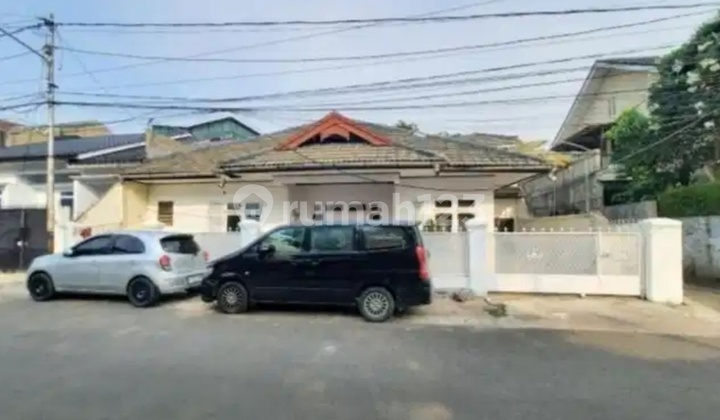 Rumah Hitung Tanah Akses Jalan Lebar di Tebet