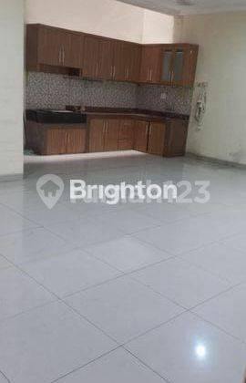 Rumah bagus 3lsntai,lb275m2,shm,jalan 2 mobil,selangkah pasar dan mall 1