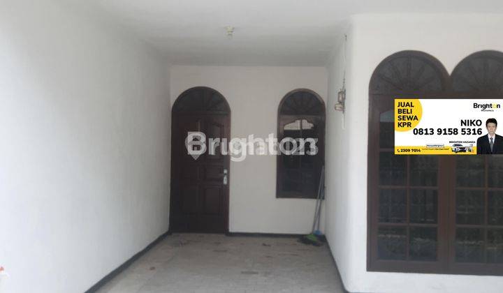 Rumah bagus 2lantai;lb200m2,shm,jalsn 1 mobil,garasi 1mobil,selangkah pasar dan mall 1