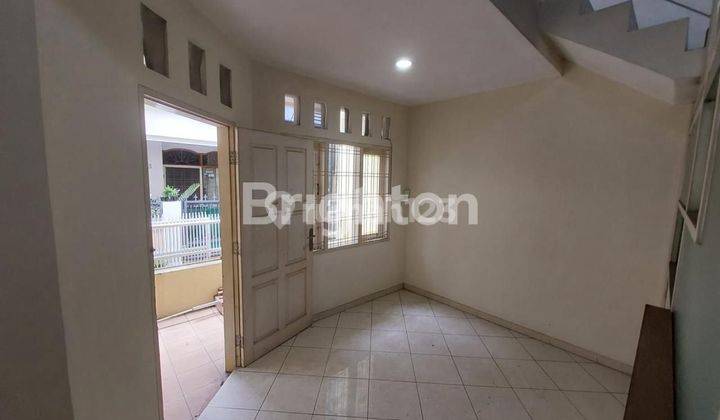 Rumah bagus 2lantai,lb110m2,shm,jalan motor,selangkah pasar dan mall 1