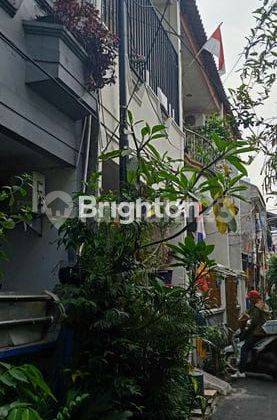 Rumah bagus 2lantai,lb 88m2,jalan motor,selangkah pasar dan mal,semi Furnish. 2