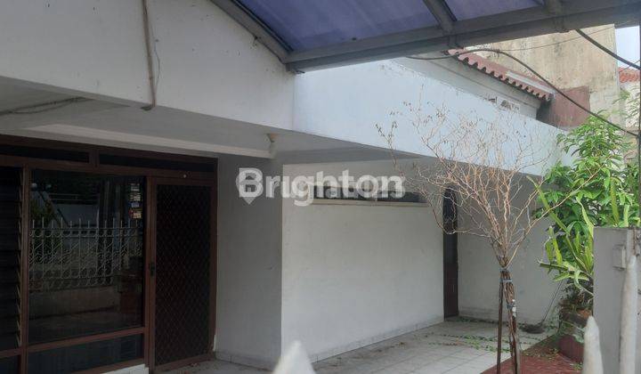 Rumah bagus 1lt,lb250m2,shm,jalan 2mobil,garasi 1mobil,selangkah pasar dan mall 1