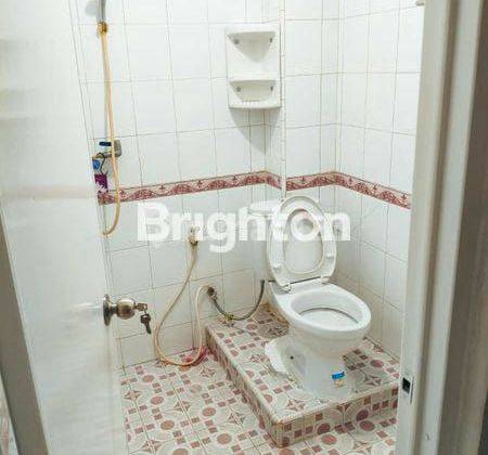Rumah bagus 11/2lt bebas banjir Jalan 2mobil Garasi 1 taman ratu 2