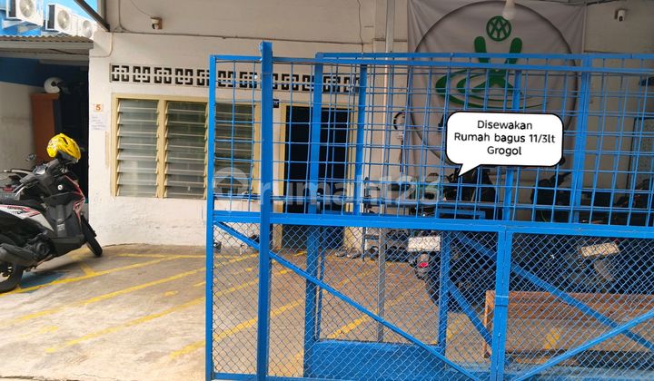 Rumah Bagus 11/3 LT Dekat Central Park Mall dan Trisakti Grogol Jalan 1Mobil Carpot 2Mobil Cocok Kos2an