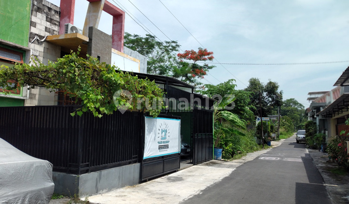 Rumah 2 Lantai di Lingkungan Nyaman dan Tenang, Cocok untuk Profesional Muda/ Pasangan Muda/ Keluarga Besar. Dekat Asrama Koppasus Group 2 Kartasura Sukoharjo