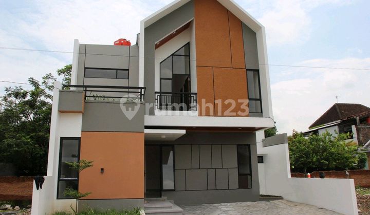 Only 6 Lots Left in a New Cluster in Kartasura, Ready-to-Build Lots Plus Pre-order Homes, Customizable Room Layouts, 1 or 2 Floors, Free Design Consultation. 3 Best-Facing Lots South-Oriented with 9m & 10m Width, Lot Nos 6, 8, 9.