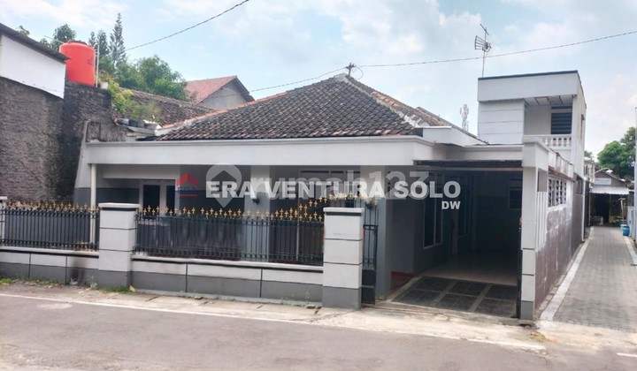 Rumah Strategis Siap Huni Karangasem Solo