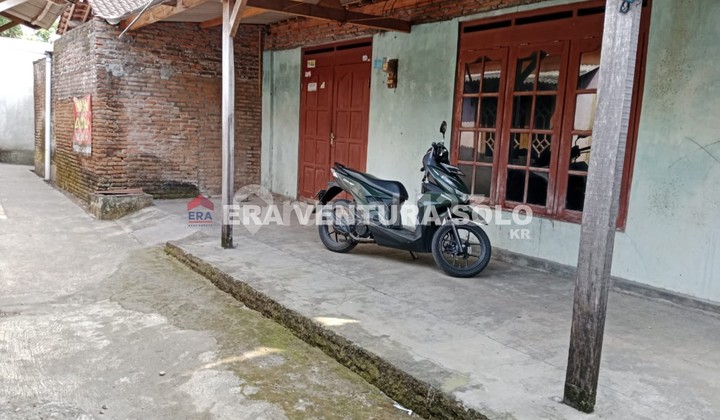 Rumah Lama Strategis Karanganyar Kota 1