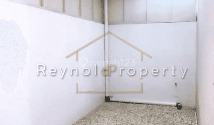 Rumah Baru Semi Furnished SHM di Graha Tirta Waru, Sidoarjo 3