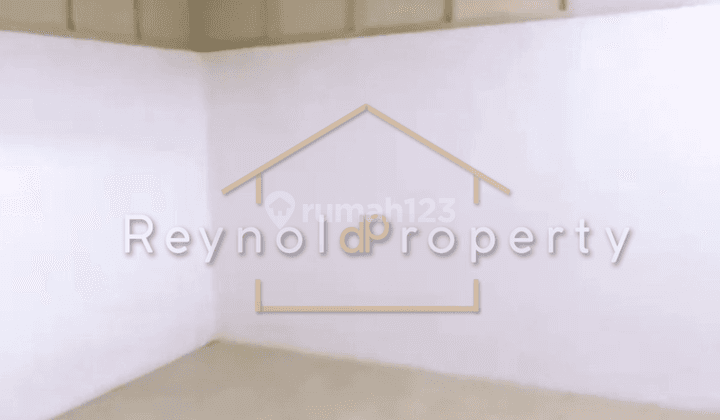 Rumah Baru Semi Furnished SHM di Graha Tirta Waru, Surabaya 4