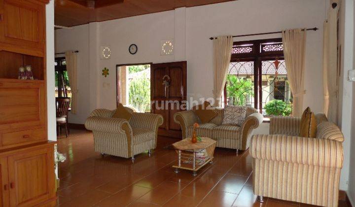 SPACIOUS BALINESE STYLE VILLA WITH GUESTHOUSE AND POOL IN CENTRAL LOVINA 2