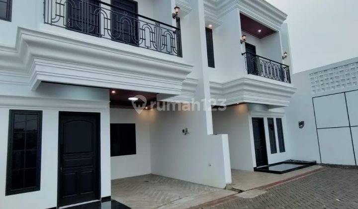 Rumah 2 Lantai Classic Modern Cuma 4 Menit Stasiun Jurangmangu  1