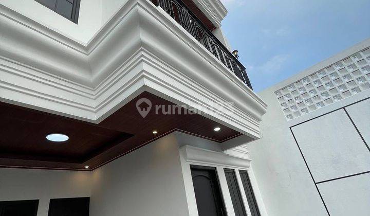 Rumah 2 Lantai Classic Modern Cuma 4 Menit Stasiun Jurangmangu  2