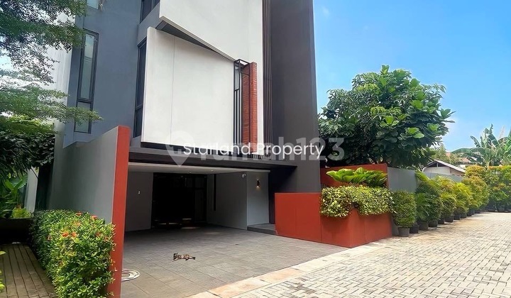 Rumah 3 Lantai Kontemporer Siap Huni Bintaro Jakarta Selatan Rumah 3 Lantai Kontemporer Siap Huni Bintaro Jakarta Selatan
