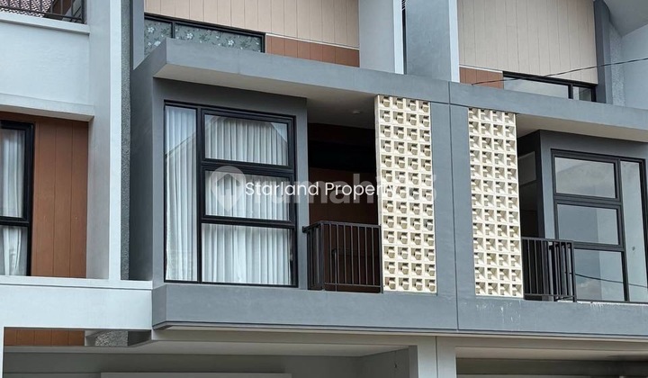 Rumah 2.5 Lantai Siap Huni Dipetukangan