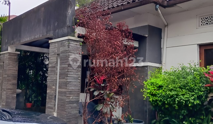 Rumah Mewah Lokasi Strategis Sayap Riau 2