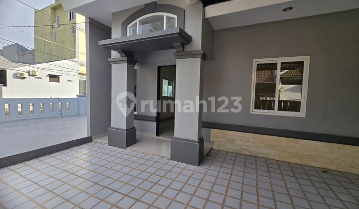 Hoek House 10x12 Cheap Main Road Sector 6 Gading Serpong 2