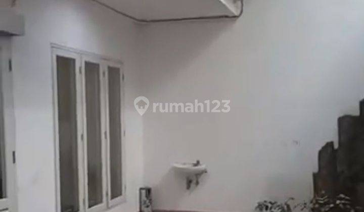 Rumah 2,5 Lantai Full Furnished Puspita Loka Bsd Tangerang 2