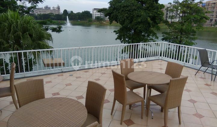 Rumah Hoek Depan Danau The Springs Gading Serpong