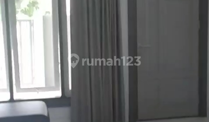Rumah Hook Siap Huni Furnished Bagus Baru Renov Hadap Timur Utara 2
