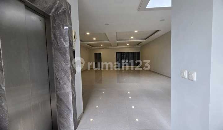 3-Storey Shophouse with Lift, Commercial Weston Lane, Alam Sutera 2