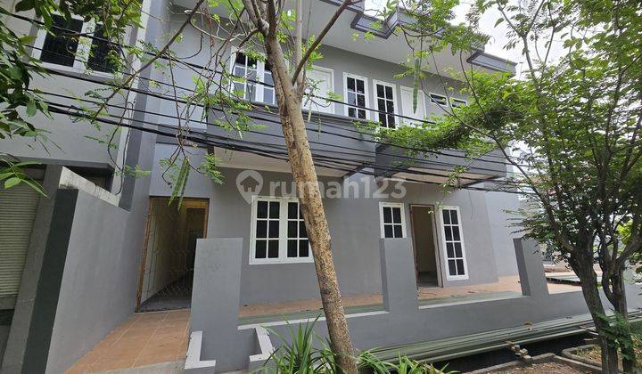 Rumah Hoek 2 Lantai Sebelahan Dengan Mall Gading Serpong 2