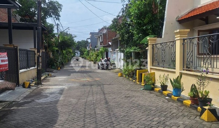 Rumah di Nginden, bisa Digunakan untuk Kos2an Ada Lahan untuk Parkiran Mobil 2
