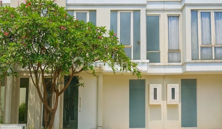 Rumah Adelaide, Grand Pakuwon Minimalis, Carport, Kosongan, Row Jalan 3 Mobil