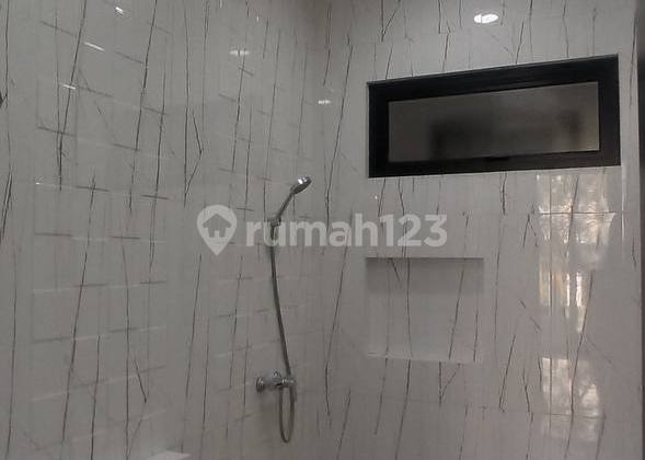 New House Fresh Empty Jl. Darmo Permai Timur 2 Minutes From Madam Chang Has Upper Floor for Drying 2
