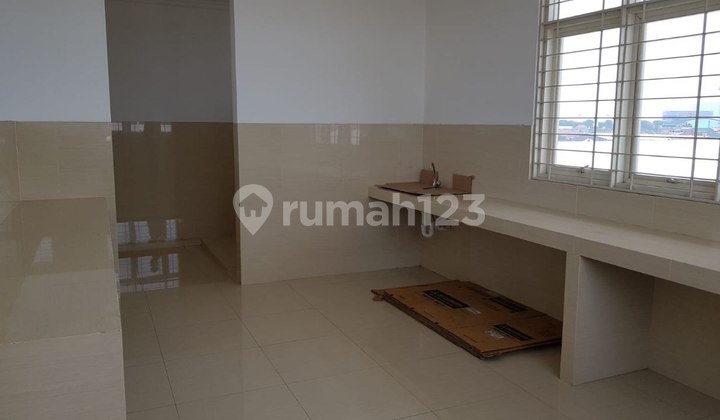 Building on Raya Jemursari has Schindler Elevator, AC, CCTV, Lighting 2