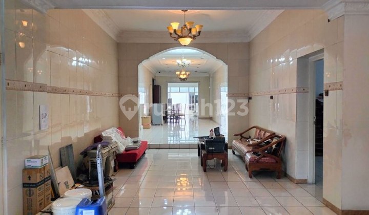 Business House on Jln Sriwijaya, Surabaya City Center