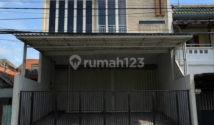 Ruko Karang Empat Besar Strategis, Siap Pakai, Row Jalan 3 Mobil