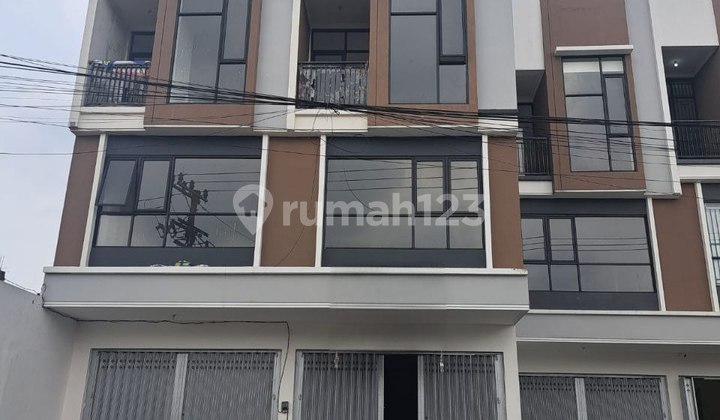 Ada 3 Unit Ruko Jalan Mojo Siap Pakai, Hadap Selatan