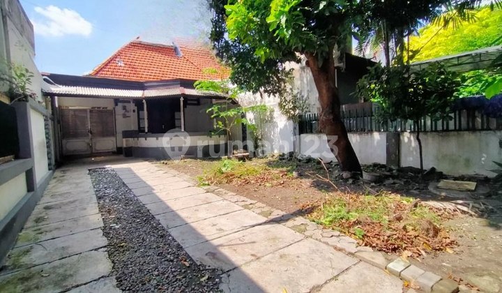 Rumah Jalan Musi Pusat Kota Surabaya Cocok untuk Cafe, Resto