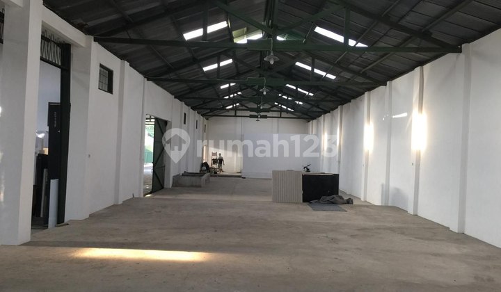 Gudang Kyai Husein, Pabean, Sedati Row Jalan 6 Meter