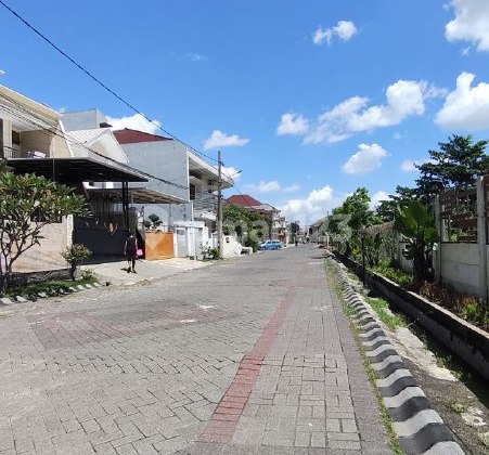 Rumah Dharmahusada Mas Row Jalan 4 Mobil Blok Depan Carport 3 Garasi 2 2