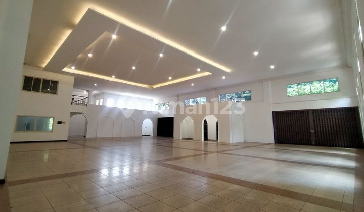Business Location in Genteng Kali Area, 2 Office Rooms, PLN 10600 and 6600 Watts