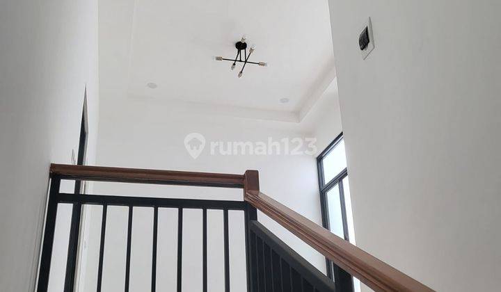 Rumah 2 Lantai di Nusaloka , Bsd, Tangerang 2