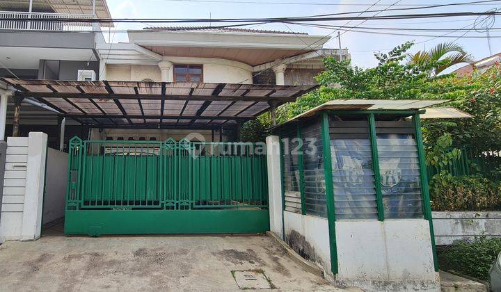 Rumah Semi Furnished Taman Kedoya Baru Residence, Jakarta Barat 2