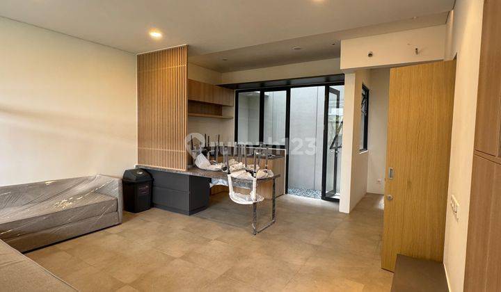 Hunian Modern Selangkah ke Eastvara di Cluster Svasti BSD City 2