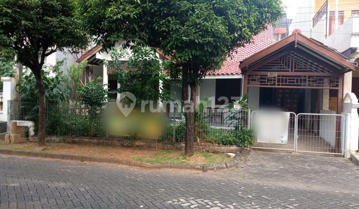 Rumah SHM di Kemang Pratama 2