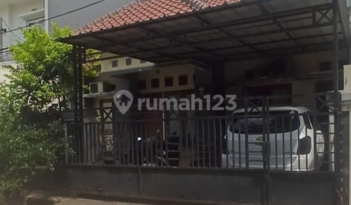 House 1.5 Lti, Large Yard, located at Block E8, Kemang Pratama 3 Housing, Jl. Duranta Blok E8 No.18, Sepanjang Jaya, Rawalumbu, Bekasi City, West Java, Indonesia, 17114, Kemang Pratama SHM