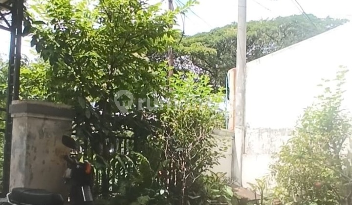 Rumah 1,5 Lti Halaman Luas Rumah di Blok E8, Perumahan Kemang Pratama 3, Jl. Duranta Blok E8 No.18, Sepanjang Jaya, Rawalumbu, Kota Bekasi, Jawa Barat, Indonesia, 17114, Kemang Pratama SHM 2