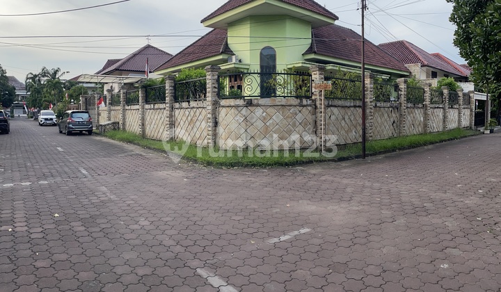 Dijual Rumah Darmo Villa Hook Terawat Dijual Rumah Darmo Villa Hook Terawat