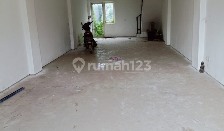 For Sale: City 9 Driyorejo Commercial Building