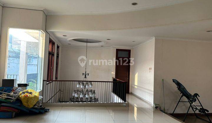 Rumah 2 Lantai di Villa Melati Mas, Tangerang Selatan 2