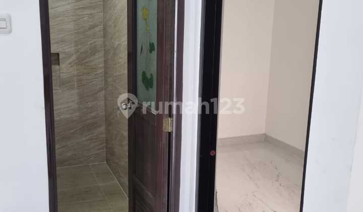 Nice Ready-to-Occupy House in Harapan Indah Bekasi 2