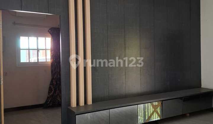 Disewa Rumah Cantik Semi Furnish di Jakarta Garden City, Cakung - Jakarta Timur 2