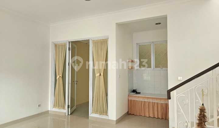 Disewakan Rumah Nyaman Siap Huni di Cluster South Thames JGC Jakarta Timur